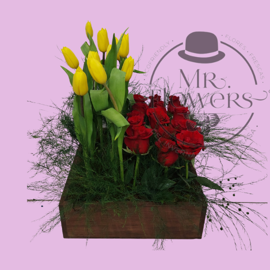 Arreglo Floral con Tulipanes y Rosas Arreglo Floral con Tulipanes y Rosas