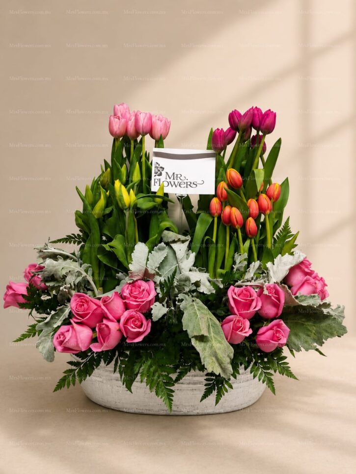 Arreglo Floral con Tulipanes y Rosas Rosa