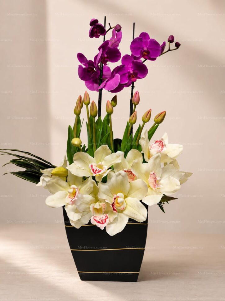Arreglo Floral con Orquídeas y Tulipanes