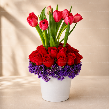 Arreglo Floral con 10 Tulipanes y 24 Rosas