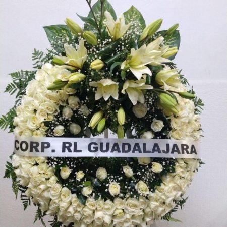 Corona Fúnebre Elegante con Tripie