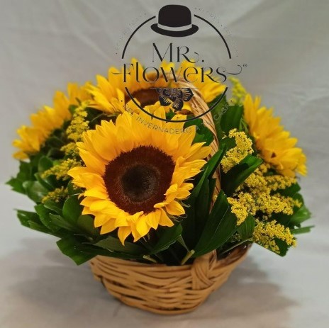Canasta con 5 Girasoles