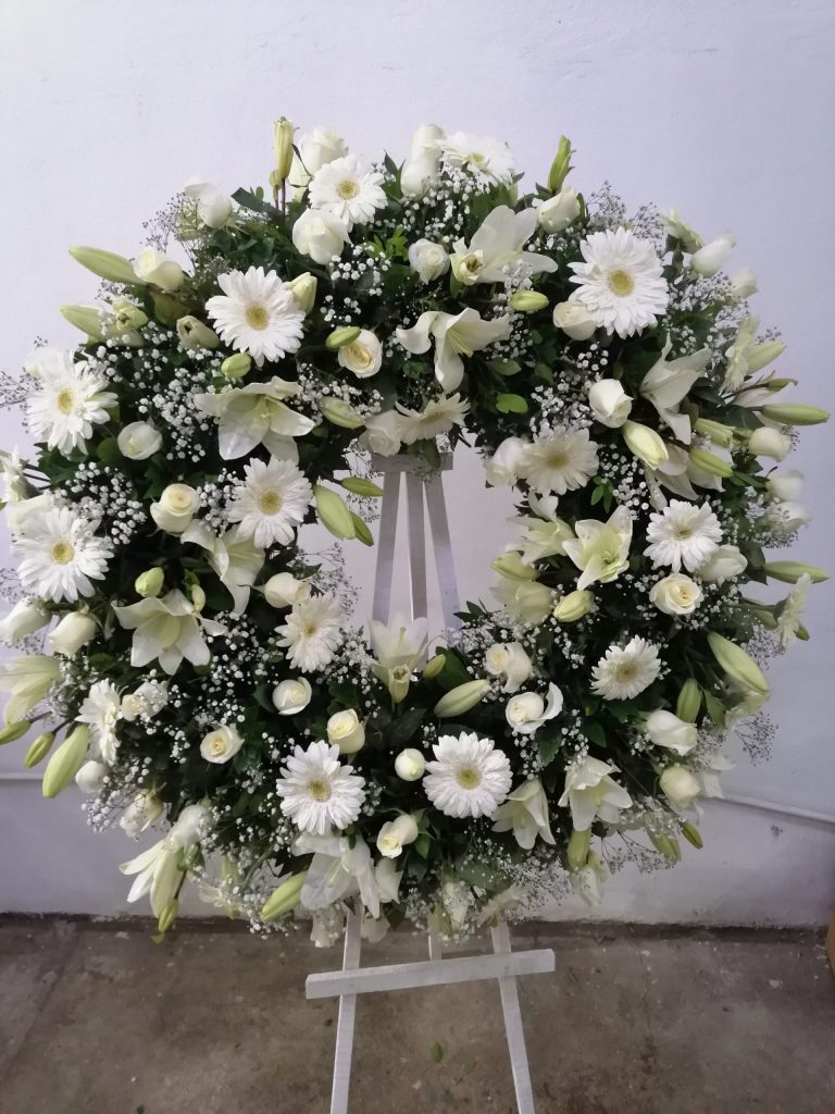 Coronas fúnebres y arreglos funerarios en línea