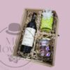 Caja de Vino y Chocolates en Frasco Caja de Vino y Chocolates en Frasco