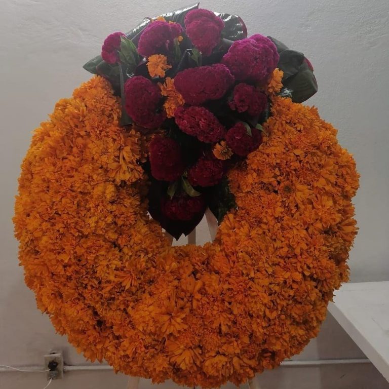 La tradición de regalar coronas en los funerales
