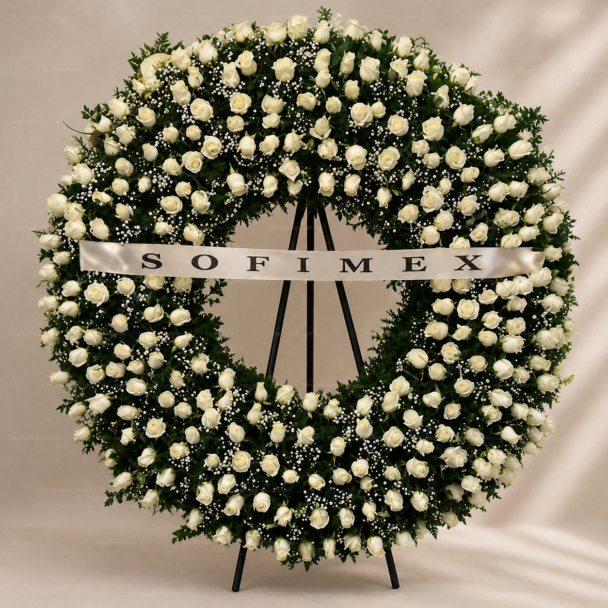 Corona Fúnebre Grande con Rosas Blancas Corona Fúnebre Grande con Rosas Blancas