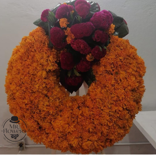 Corona fúnebre con Cempasuchil Corona fúnebre con Cempasuchil
