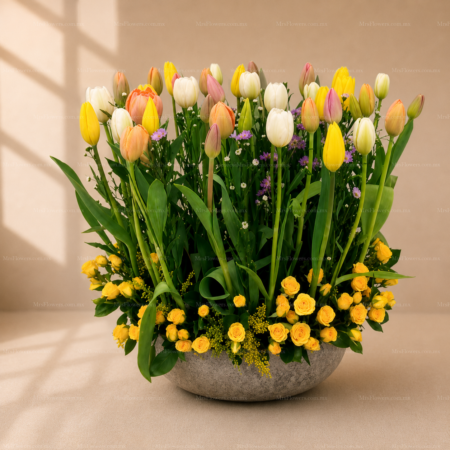 Arreglo de 30 tulipanes y mini rosas