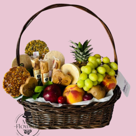 Arreglo con Fruta y Dulces Mexicanos