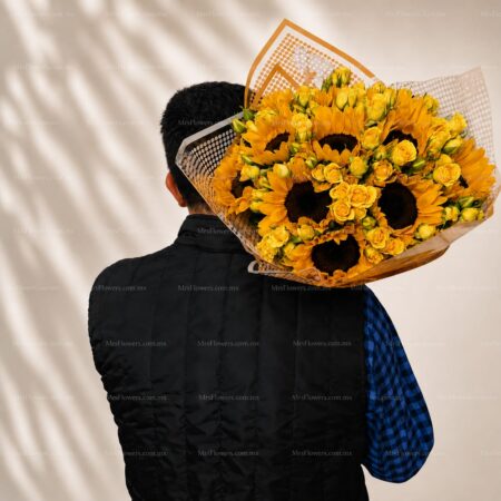 Ramo de Girasoles y Mini Rosas Ramo de Girasoles y Mini Rosas